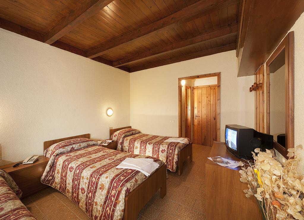 Hotel Veneriaz Nus Exterior photo